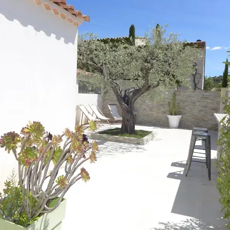 Сasa de vacaciones Les Vallons De La Gaillarde 1 By Interhome