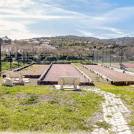 Casa de Férias Les Vallons De La Gaillarde 1 By Interhome *