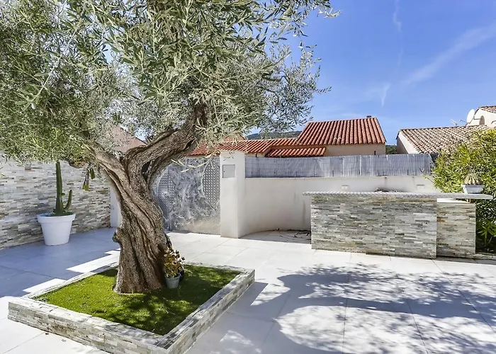 Сasa de vacaciones Les Vallons De La Gaillarde 1 By Interhome